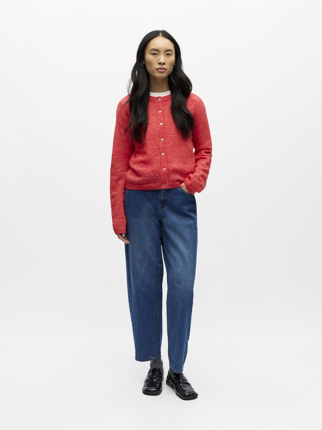 model_shot-front_full